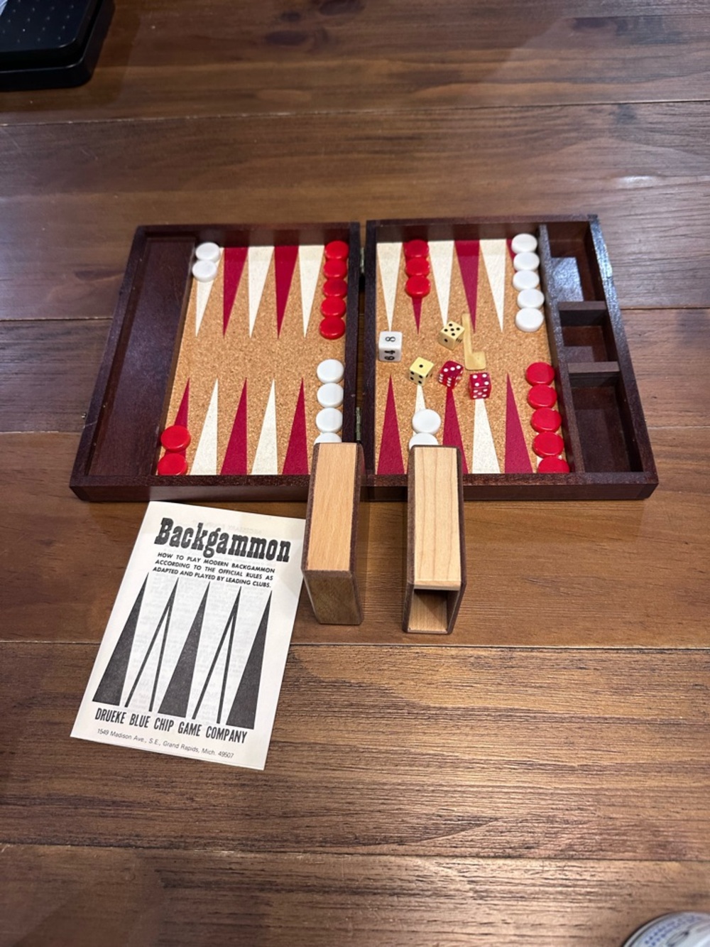 Vintage Drueke Magnetic Backgammon Set Wood Case blue chip pieces travel board‎